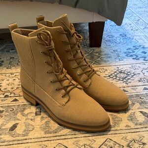 Rothy’s women’s Tan Lace-Up Ankle Boots